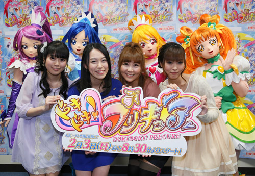 「ドキドキ！プリキュア」製作発表での（前列左から）宮本佳那子、寿美菜子、生天目仁美、渕上舞