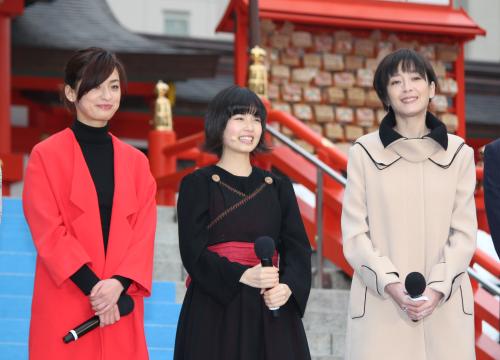 【画像・写真】「魔女」小芝風花　１億円保険で１５メートルのフライング