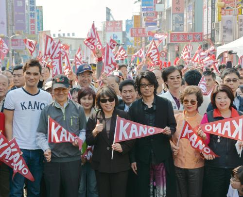 【画像・写真】凱旋パレード再現　台湾球児の映画「ＫＡＮＯ」２７日公開