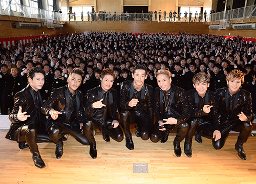 【画像・写真】ＪＳＢ　ＥＬＬＹ母校、青森・三沢高卒業式でサプライズライブ！