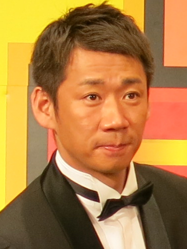 【画像・写真】Ｒ―１優勝はやまもとまさみ　３７１５人のピン芸人頂点獲った！