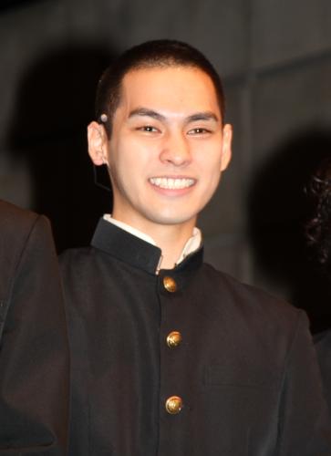 【画像・写真】柳楽優弥　人生２度目の丸刈り　妻エリーは「芝生みたい」