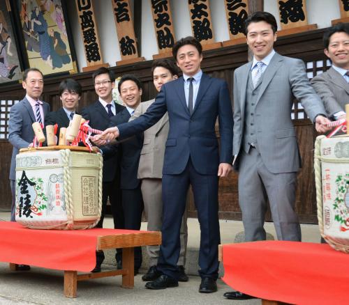 【画像・写真】こんぴら歌舞伎　鏡開き染五郎に「テレビで見るより男前」