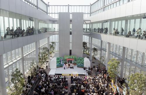 【画像・写真】地上２７７Ｍで新喜劇　池乃めだか　見下ろす気持ち分かった？