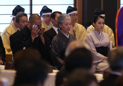 【画像・写真】団十郎さん一周忌追悼法要　海老蔵覚悟示す「宗家受け継ぐ」