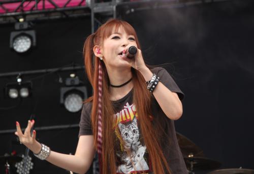 【画像・写真】中川翔子「強い女性になりたい」　小澤亮太との交際は語らず