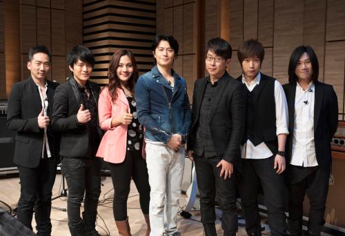 【画像・写真】福山雅治　男性から女性に性転換した歌手とデュエット