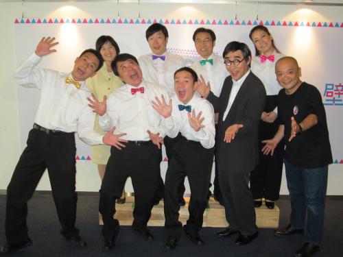 舞台「てんぷくトリオのコント」に出演するお笑いトリオ「我が家」（前列左から）坪倉由幸、杉山裕之、谷田部俊ら