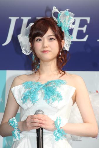 「乃木坂ジューンブライドフェスティバル」にウェディングドレス姿で登場した乃木坂４６の松村沙友理