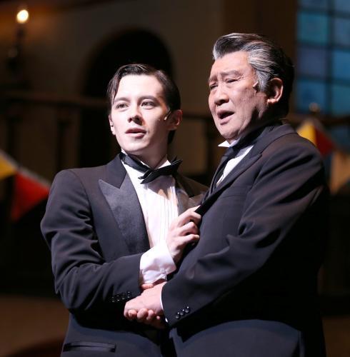 【画像・写真】ウエンツ＆里見　舞台を下りても貴族と執事「きのうアイスを…」