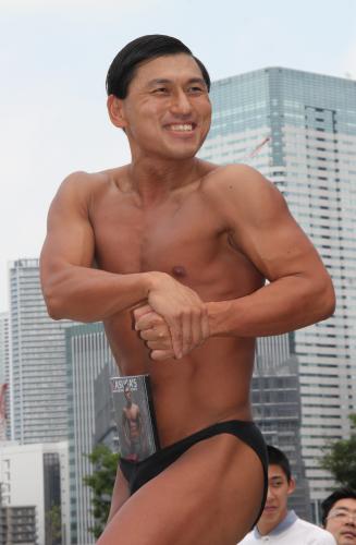 【画像・写真】オードリー春日　堂々ポージング、ボディービル「続ける」ギャグにも