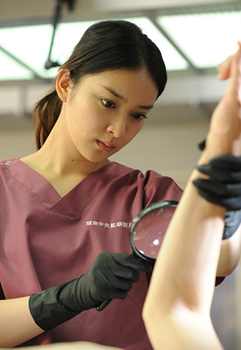 【画像・写真】武井咲「ナチュラルに変な人演じたい」　かれんさ封印、監察医役