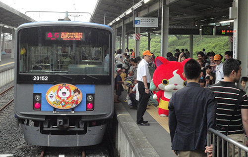 【画像・写真】新作「妖怪ウォッチ」狂想曲　「絶対手に入れたい」家族総出で奔走