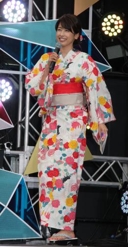テレビアプリ「ハミテレ」記者発表に浴衣姿で登場したフジテレビの加藤綾子アナウンサー