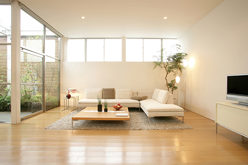 【画像・写真】深キョンがＣＭキャラ「運命のお部屋」家賃１年無料キャンペーン実施