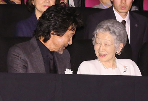 【画像・写真】役所が岡田が感激！皇后さま「蜩ノ記」チャリティー試写会観賞