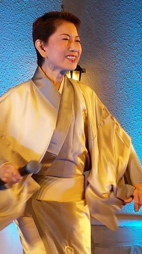 【画像・写真】水前寺清子　腰はＯＫ！６９歳誕生日パーティー開催