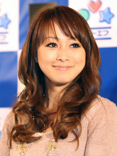 【画像・写真】ご近所出身・渡辺美奈代が稲葉ねぎらう「お疲れ様でした」