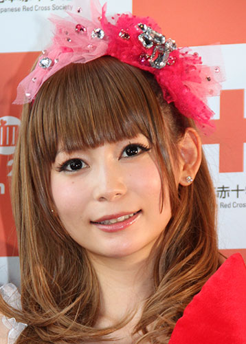 【画像・写真】尾骨骨折の中川翔子　「尻に注射」の“衝撃”写真を公開