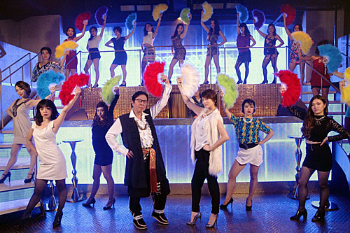 「ドクターＸ」でダンス対決を繰り広げる米倉涼子と古田新太（Ｃ）テレビ朝日