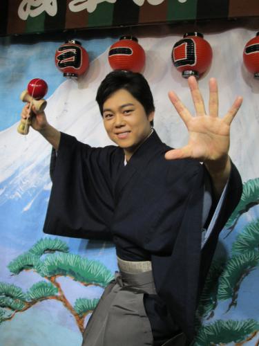 【画像・写真】けん玉歌手　三山ひろし　二段の腕前披露「簡単に見えるが…」