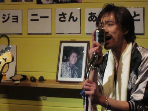 【画像・写真】ジョニー大倉さん長男　父追悼ライブ、涙あふれ歌えない一幕も
