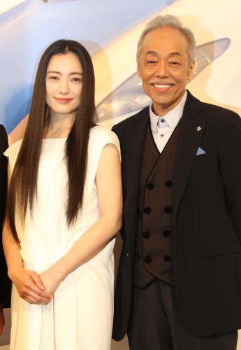 【画像・写真】新婚の仲間由紀恵　クリスマスイブは谷村新司とＣＭ曲録音だった