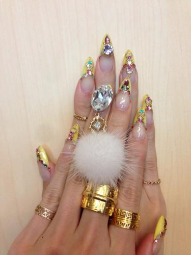 【画像・写真】アッキーナ世界進出　タイの番組でこだわりのネイル披露