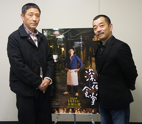 「深夜食堂」主演の小林薫（左）と松岡監督