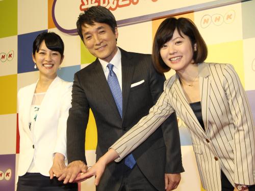 「ニュース／　ウォッチ９」を４月から担当する（左から）鈴木奈穂子アナ、河野憲治新キャスター、佐々木彩アナ