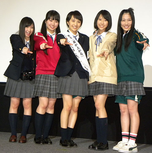大阪市内で舞台あいさつした（左から）有安杏果、佐々木彩夏、百田夏菜子、玉井詩織、高城れに