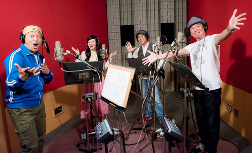 「にじいろジーン」の新エンディング曲を歌うＭＣ陣（左から山口智充、ベッキー、ガレッジセール・ゴリ、川田）（Ｃ）関西テレビ