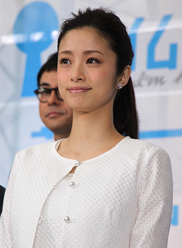 上戸彩 早くも ママの顔 に 妊娠発表後初のテレビ生出演 スポニチ Sponichi Annex 芸能