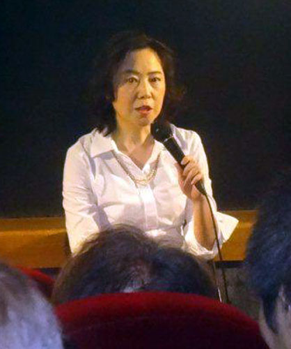 大阪・九条のシネ・ヌーヴォで開催中の「女優　原節子のすべて」でトークショーを行う石井妙子さん