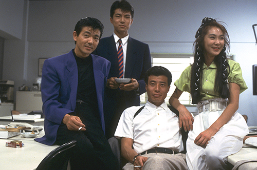 ８８年７月公開の「またまたあぶない刑事」の出演者（左から）柴田恭兵