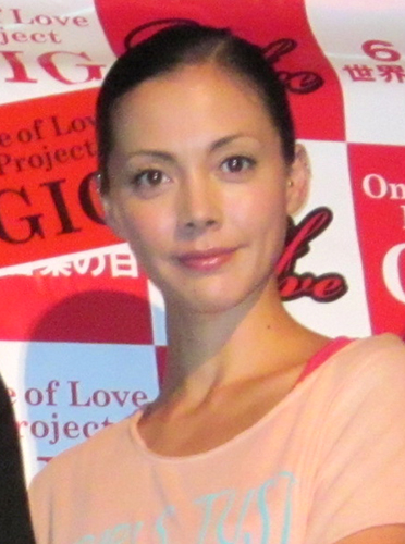 【画像・写真】アンナ侮辱ソングで逆提訴　甲斐氏は無関係主張「キレイだから違う」