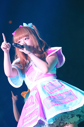 【画像・写真】きゃりー　大阪でゲイバー体験、ガリクソン同席に観客ビックリ