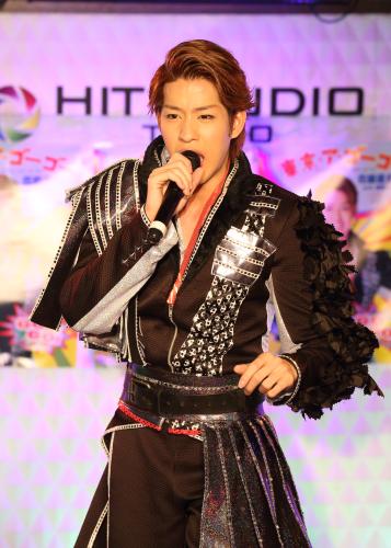 【画像・写真】花園直道、新曲ヒット祈願で２・５キロのカレー完食に挑戦！