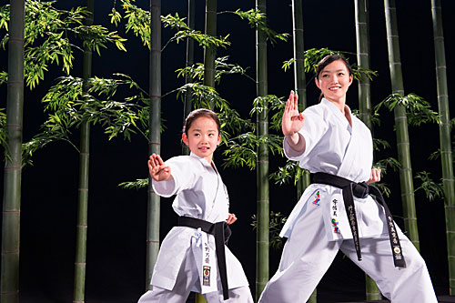 【画像・写真】空手界美女＆天才少女が夢の競演！２人合計総再生回数1000万回