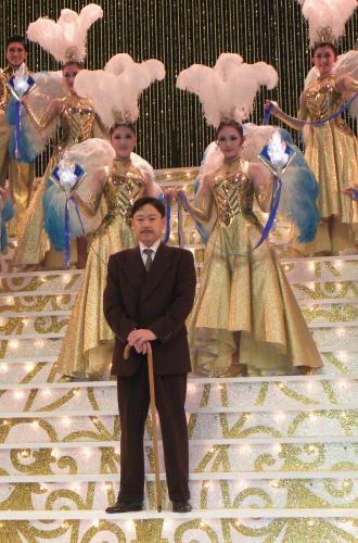 【画像・写真】阿部サダヲ　異例！宝塚大階段に立ち「爪痕残した」