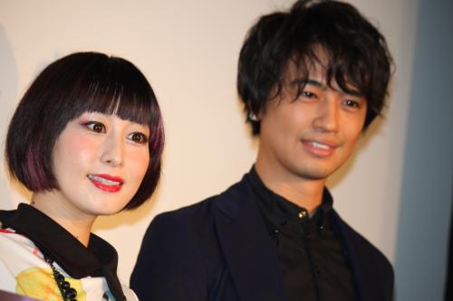 【画像・写真】斎藤工困惑…鳥居みゆき大暴れ「私の７０００円！」会場は爆笑