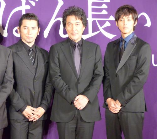 映画「日本のいちばん長い日」の完成披露試写会に登場した（左から）本木雅弘、役所広司、松坂桃李