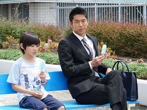 主演ドラマ ｈｅａｔ で 普段は大手不動産会社で働くやり手のエリートサラリーマンを演じるａｋｉｒａ スポニチ Sponichi Annex 芸能