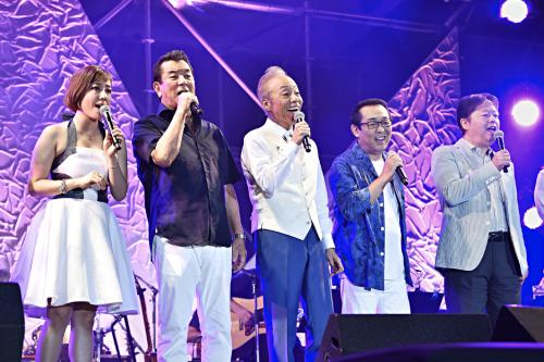 「地球劇場フェス２０１５」に出演した（左から）平原綾香、加山雄三、谷村新司、さだまさし