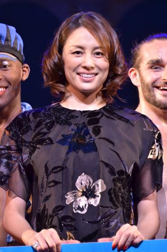 ブロードウェイミュージカル「ピピン」の公開リハーサル会見にスペシャルサポーターとして参加した米倉涼子