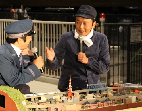 「昭和にっぽん鉄道ジオラマトークショー」にゲスト出演した中川家礼二（右）と剛