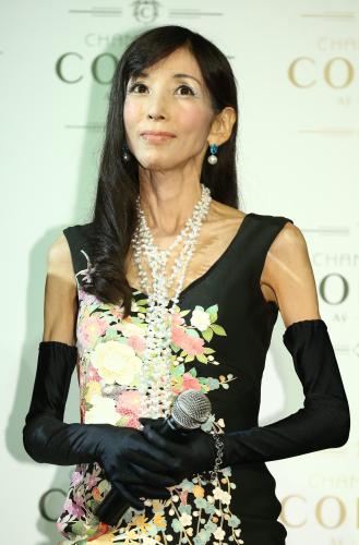 【画像・写真】川島なお美「動かなくなったエンジン直してます」治療専念を報告