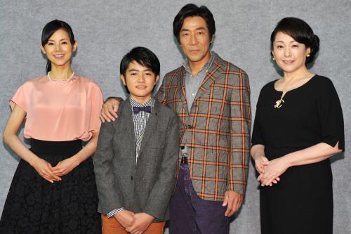 ＮＨＫ木曜時代劇「ぼんくら２」記者会見に出席した（左から）小西真奈美、加部亜門、岸谷五朗、松坂慶子