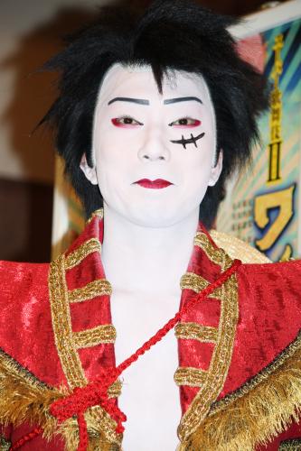 スーパー歌舞伎２「ワンピース」でルフィの衣装を着た市川猿之助