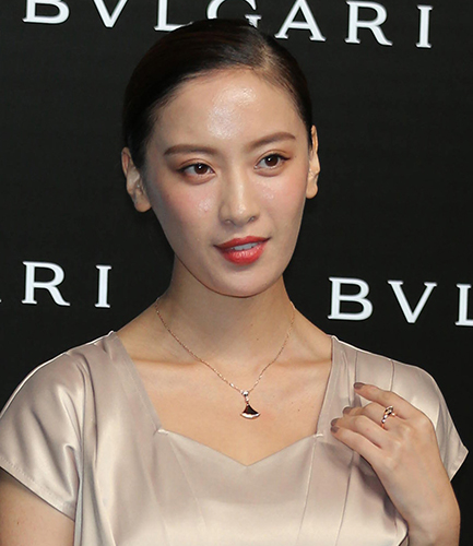 【画像・写真】ギャルに人気　モデルのソンイが会社員と婚約「誠実な人」